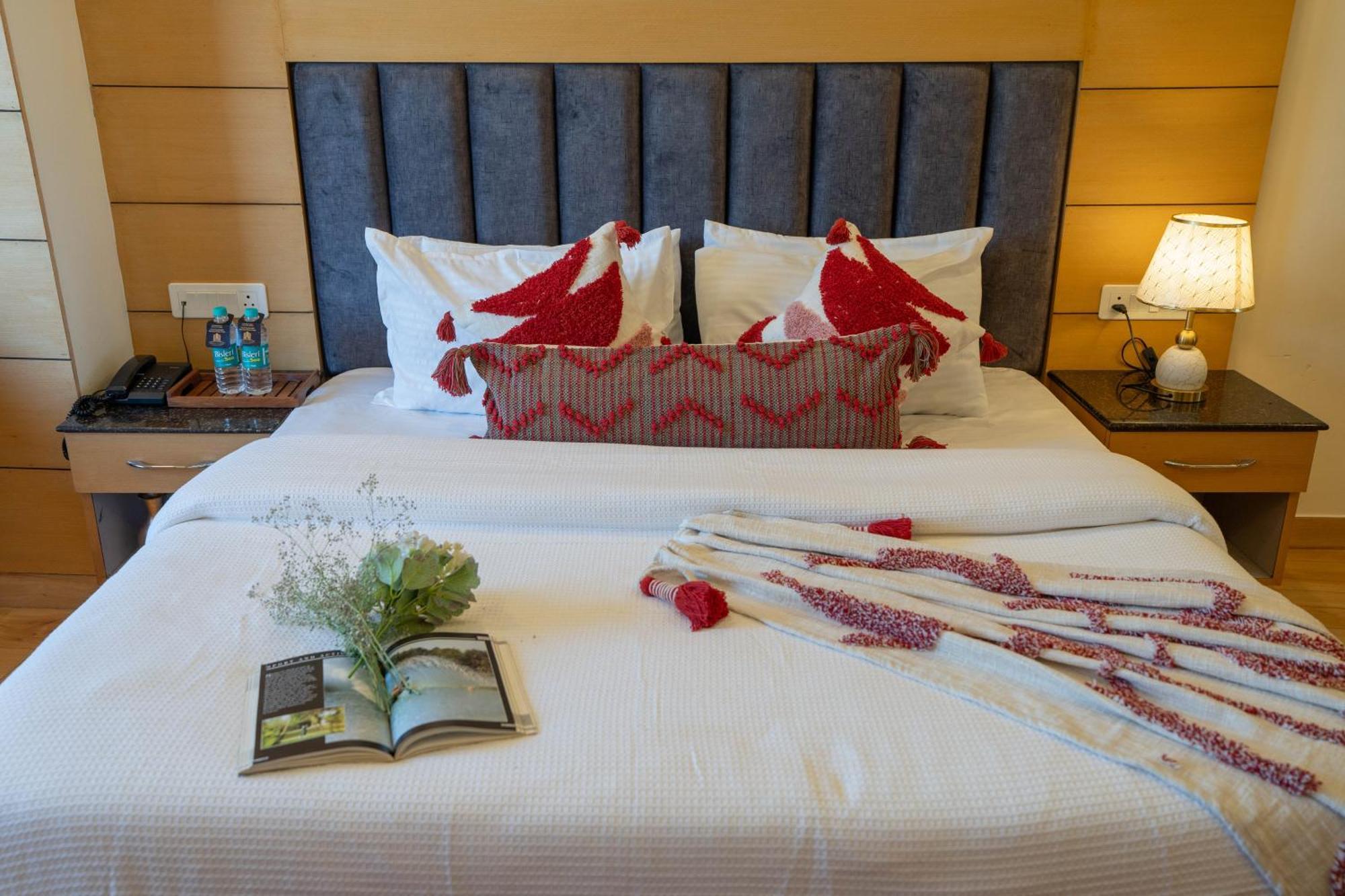 Hotel Super @Mall Road Mussoorie Exterior photo
