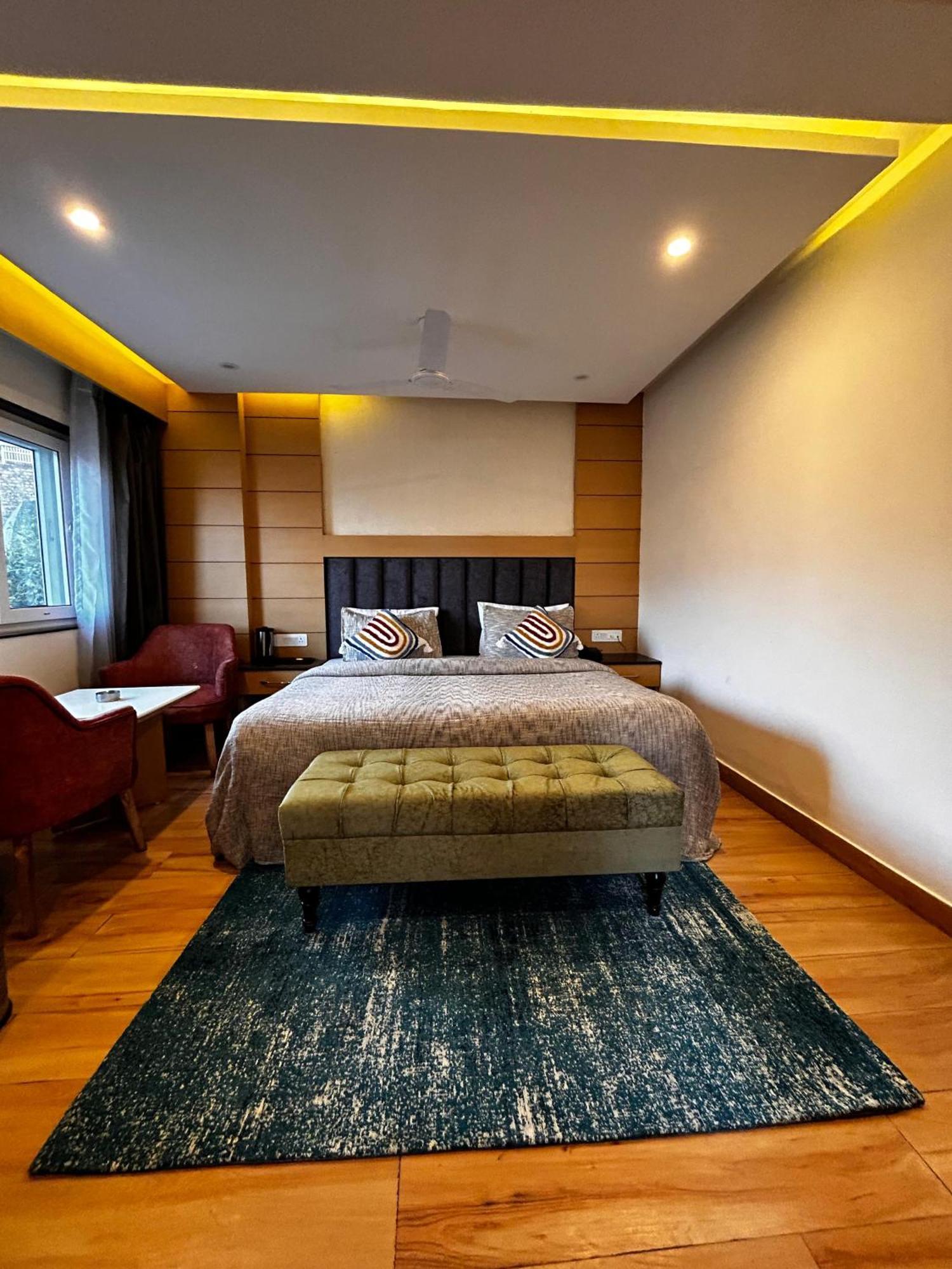 Hotel Super @Mall Road Mussoorie Exterior photo