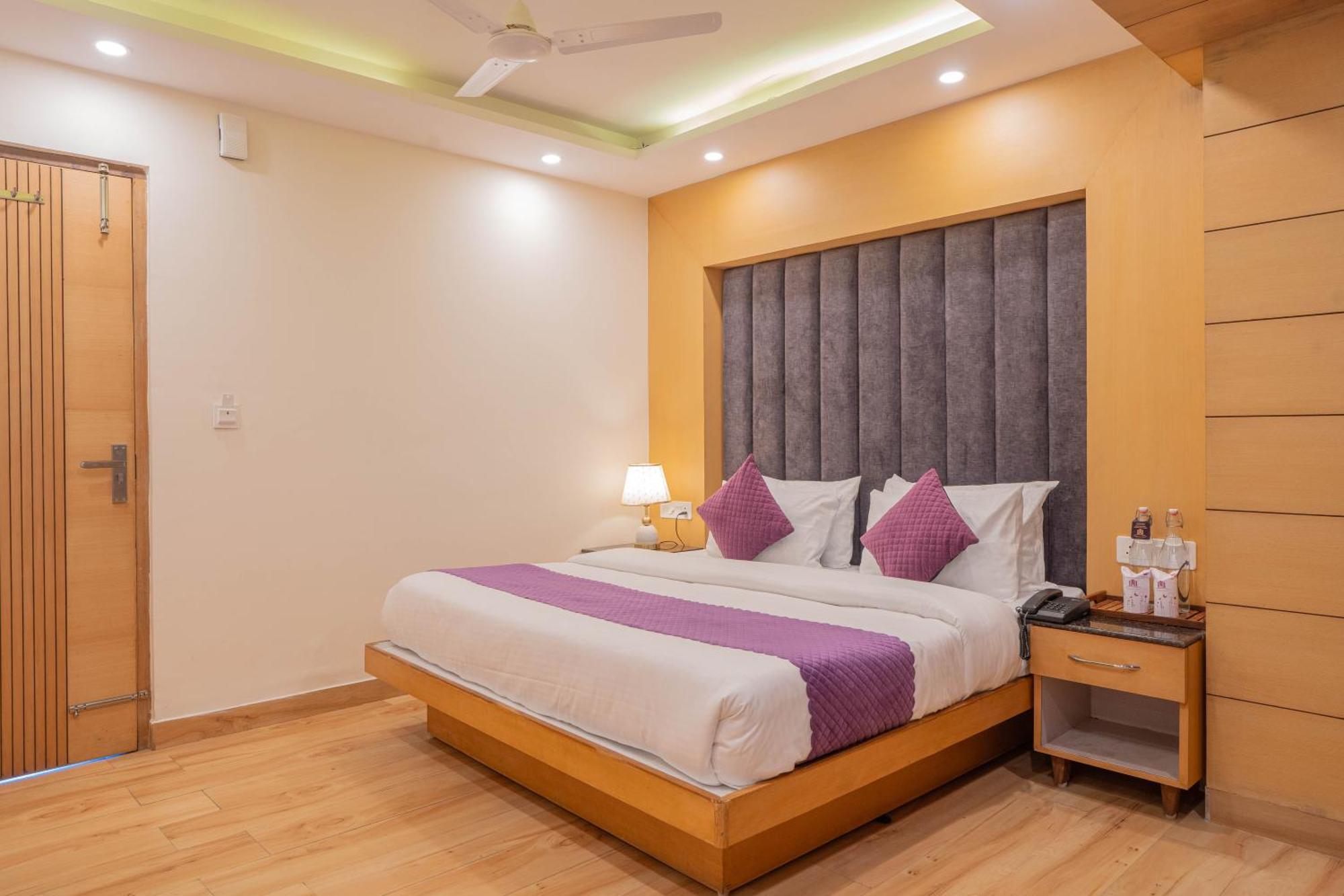 Hotel Super @Mall Road Mussoorie Exterior photo